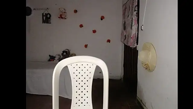 Snapshot of foxysweet09 chatting on March 2025 01:17:02 AM foxysweet09 online show from March 2025 01:17:02 AM