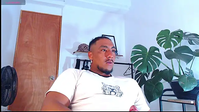 yosoy enzo2020 online show from February 2025 05:27:01 PM