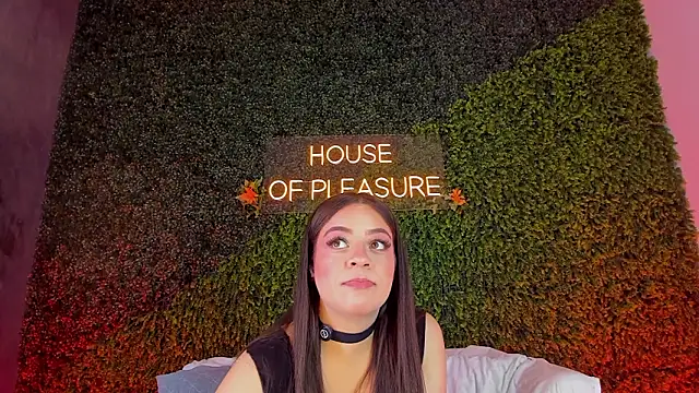 Snapshot of sarah-bonneth chatting on March 2026 11:38:01 AM sarah-bonneth online show from March 2026 11:38:01 AM