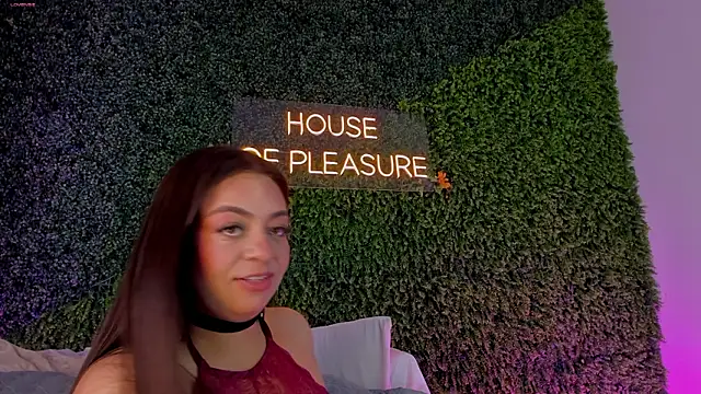 Snapshot of sarah-bonneth chatting on March 2026 11:38:01 AM sarah-bonneth online show from March 2026 11:38:01 AM