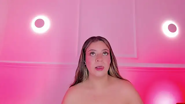 Snapshot of sarah-bonneth chatting on April 2026 01:20:01 PM sarah-bonneth online show from April 2026 01:20:01 PM