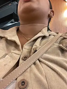 Snapshot of PUSHYLATE chatting on February 2025 11:13:02 PM PUSHYLATE online show from February 2025 11:13:02 PM