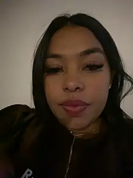 Snapshot of PUSHYLATE chatting on October 2025 04:11:01 AM PUSHYLATE online show from October 2025 04:11:01 AM