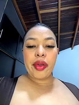 Snapshot of PUSHYLATE chatting on October 2025 02:01:02 AM PUSHYLATE online show from October 2025 02:01:02 AM