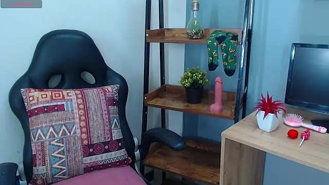 Snapshot of Erika_Stevens chatting on April 2026 03:31:01 PM Erika Stevens online show from April 2026 03:31:01 PM