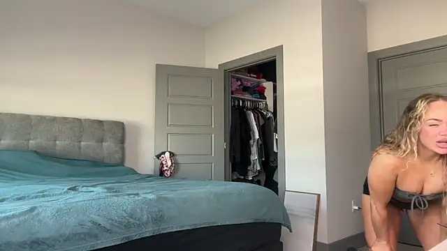 Snapshot of ElenaErickson chatting on January 2025 08:35:02 PM ElenaErickson online show from January 2025 08:35:02 PM