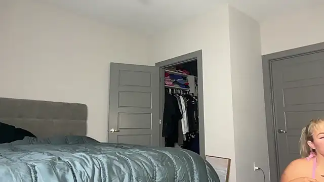 Snapshot of ElenaErickson chatting on March 2025 01:55:02 AM ElenaErickson online show from March 2025 01:55:02 AM