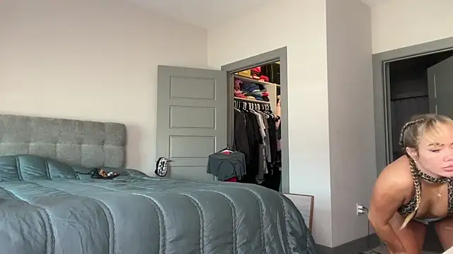 Snapshot of ElenaErickson chatting on March 2025 07:48:02 PM ElenaErickson online show from March 2025 07:48:02 PM