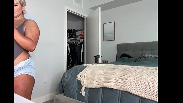 Snapshot of ElenaErickson chatting on October 2025 07:58:02 PM ElenaErickson online show from October 2025 07:58:02 PM