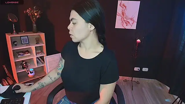  WednesdayFriday  online show from December 2024 07:00:01 PM