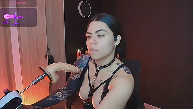  WednesdayFriday  online show from November 2025 05:13:01 PM