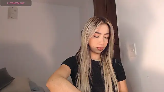 Snapshot of Marian_se chatting on January 2026 02:05:02 AM Marian se online show from January 2026 02:05:02 AM