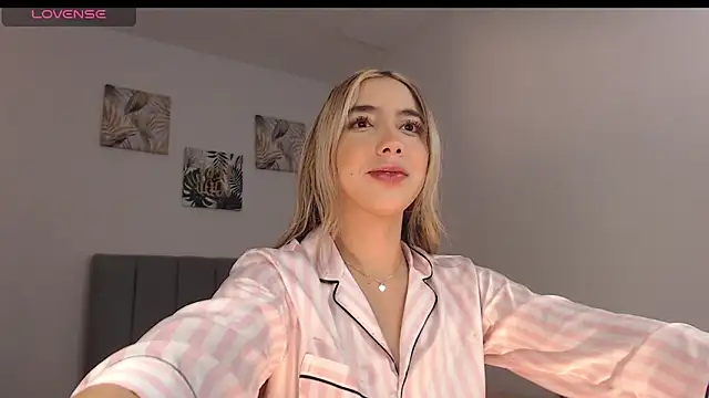 Snapshot of Marian_se chatting on March 2026 02:15:01 AM Marian se online show from March 2026 02:15:01 AM