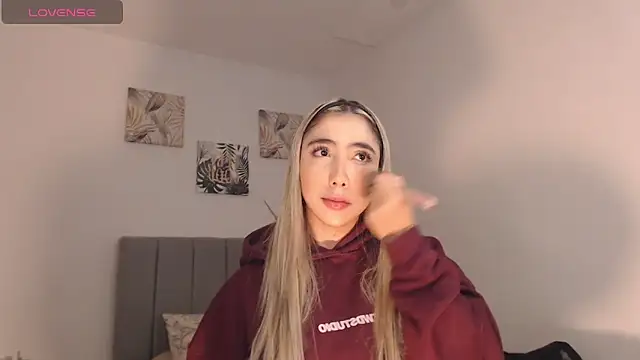 Snapshot of Marian_se chatting on March 2026 01:44:01 AM Marian se online show from March 2026 01:44:01 AM