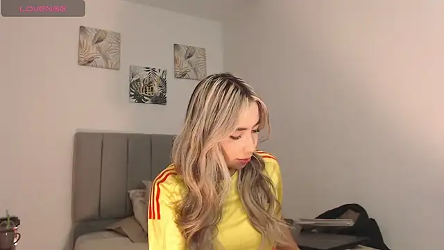 Snapshot of Marian_se chatting on March 2026 03:45:02 AM Marian se online show from March 2026 03:45:02 AM