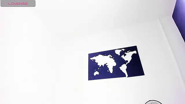 Snapshot of CurvyViolet chatting on December 2024 07:29:01 PM CurvyViolet online show from December 2024 07:29:01 PM