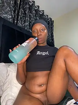 Snapshot of Sexy_barb2 chatting on November 2025 01:57:02 PM Sexy barb2 online show from November 2025 01:57:02 PM