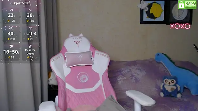 Snapshot of LeahGottty chatting on February 2025 04:26:02 AM LeahGottty online show from February 2025 04:26:02 AM