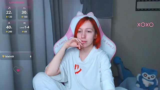 Snapshot of LeahGottty chatting on November 2025 03:27:01 AM LeahGottty online show from November 2025 03:27:01 AM