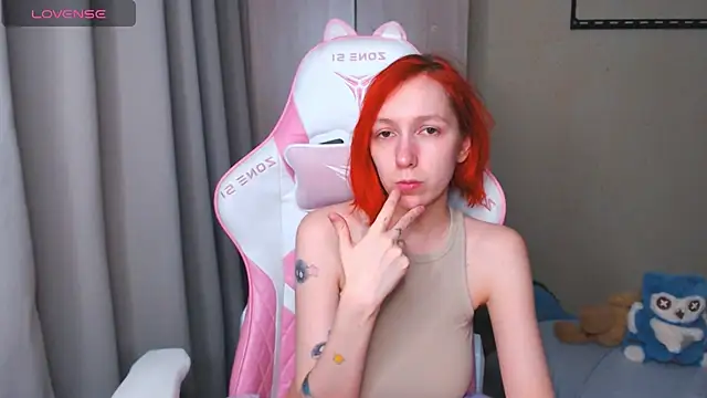 Snapshot of LeahGottty chatting on November 2025 03:05:01 AM LeahGottty online show from November 2025 03:05:01 AM