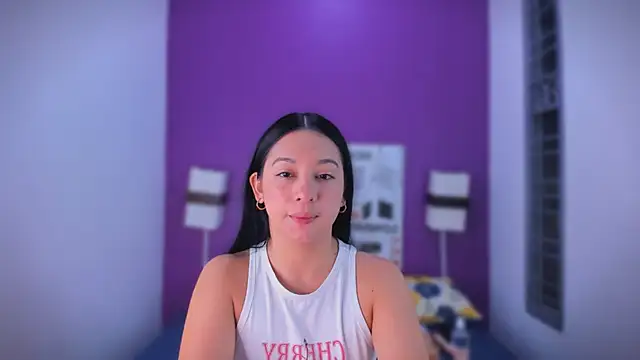 Lila Pinky online show from November 2025 12:48:02 PM