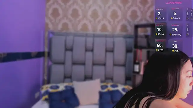 Lila Pinky online show from November 2025 12:41:02 PM