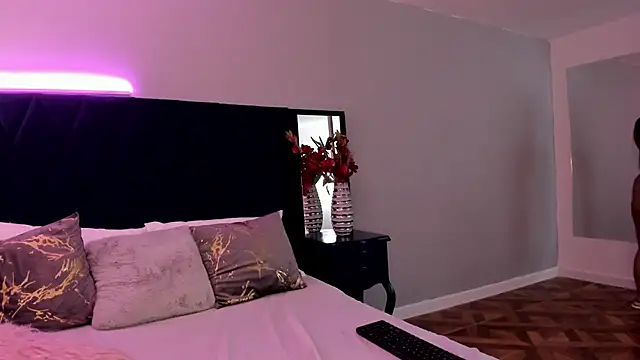 Snapshot of KattyPortman chatting on January 2025 07:21:01 AM KattyPortman online show from January 2025 07:21:01 AM