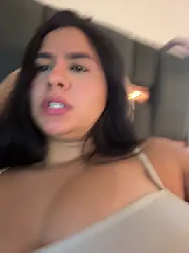 Snapshot of KattyPortman chatting on April 2026 01:07:02 AM KattyPortman online show from April 2026 01:07:02 AM