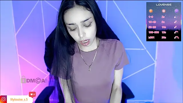 lilylouisee online show from June 2026 08:51:01 PM