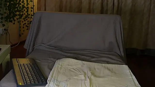 Snapshot of NaughtYHomemadE chatting on March 2025 08:14:02 PM NaughtYHomemadE online show from March 2025 08:14:02 PM