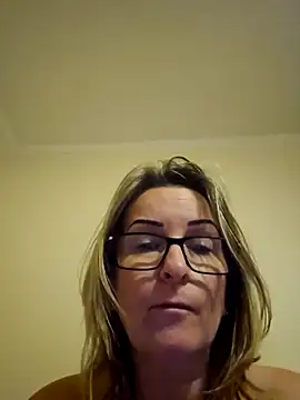 Snapshot of Steffi45 chatting on January 2025 06:17:01 AM Steffi45 online show from January 2025 06:17:01 AM