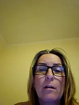 Snapshot of Steffi45 chatting on March 2025 08:32:01 PM Steffi45 online show from March 2025 08:32:01 PM