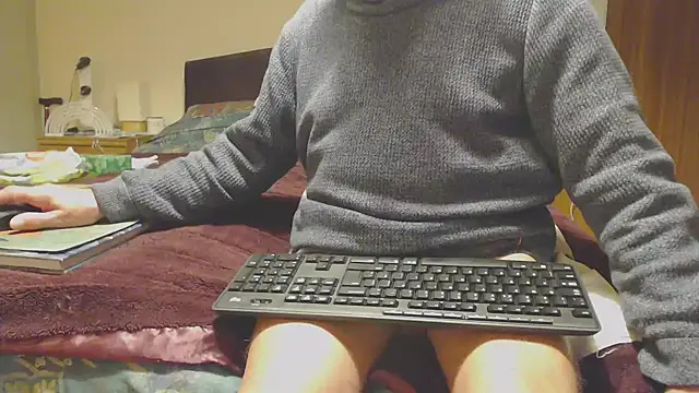 Snapshot of WaverlyKernow chatting on December 2024 12:22:02 PM WaverlyKernow online show from December 2024 12:22:02 PM