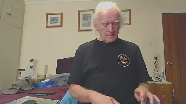 Snapshot of WaverlyKernow chatting on January 2025 09:59:01 AM WaverlyKernow online show from January 2025 09:59:01 AM