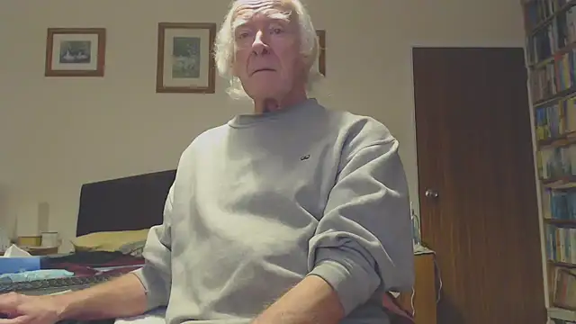 Snapshot of WaverlyKernow chatting on January 2025 11:43:01 AM WaverlyKernow online show from January 2025 11:43:01 AM