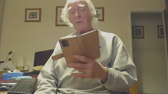 Snapshot of WaverlyKernow chatting on January 2025 02:44:01 PM WaverlyKernow online show from January 2025 02:44:01 PM