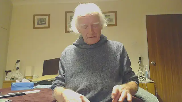 Snapshot of WaverlyKernow chatting on January 2025 10:06:01 PM WaverlyKernow online show from January 2025 10:06:01 PM