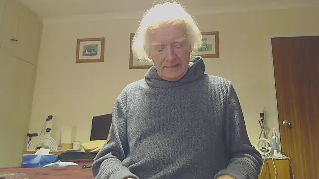 Snapshot of WaverlyKernow chatting on January 2025 04:04:02 PM WaverlyKernow online show from January 2025 04:04:02 PM