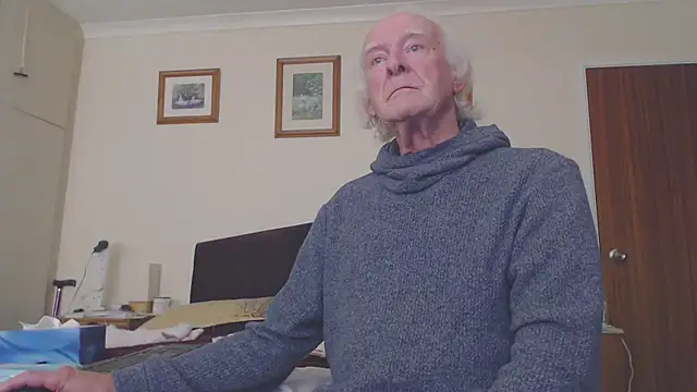 Snapshot of WaverlyKernow chatting on January 2025 11:22:01 AM WaverlyKernow online show from January 2025 11:22:01 AM