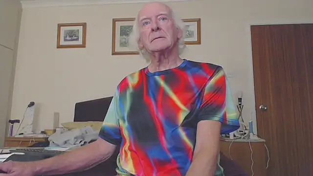 Snapshot of WaverlyKernow chatting on February 2025 03:36:02 PM WaverlyKernow online show from February 2025 03:36:02 PM