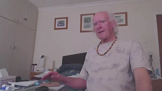 Snapshot of WaverlyKernow chatting on March 2025 01:42:02 PM WaverlyKernow online show from March 2025 01:42:02 PM