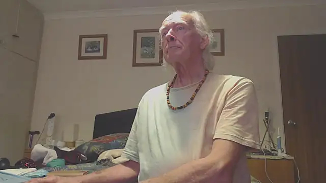 Snapshot of WaverlyKernow chatting on March 2025 02:51:02 PM WaverlyKernow online show from March 2025 02:51:02 PM