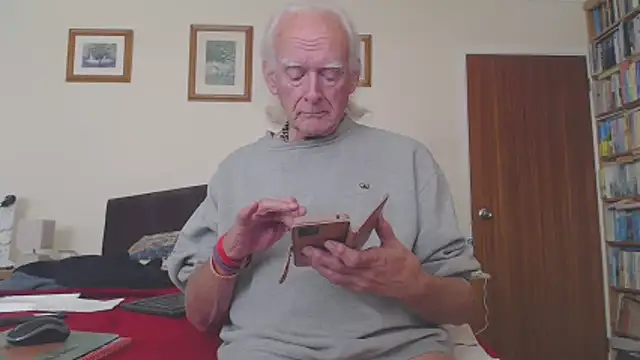 Snapshot of WaverlyKernow chatting on October 2025 10:54:02 AM WaverlyKernow online show from October 2025 10:54:02 AM