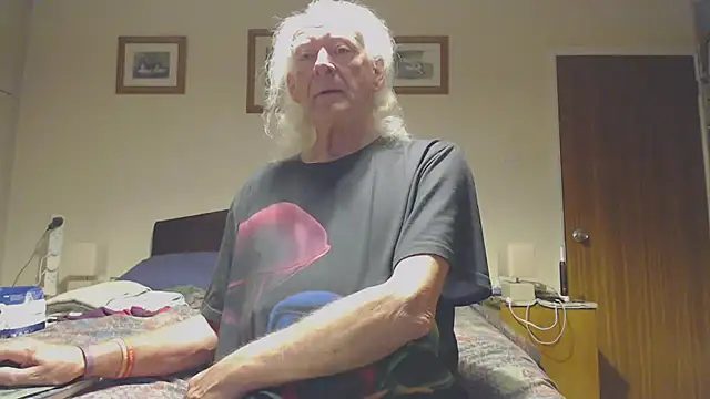 WaverlyKernow online show from April 2026 02:20:02 AM