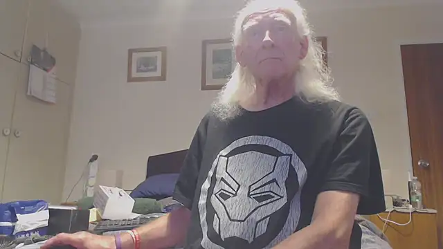 WaverlyKernow online show from April 2026 01:28:01 PM