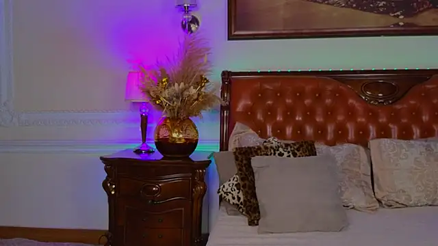 Real Tini online show from November 2025 06:13:01 AM