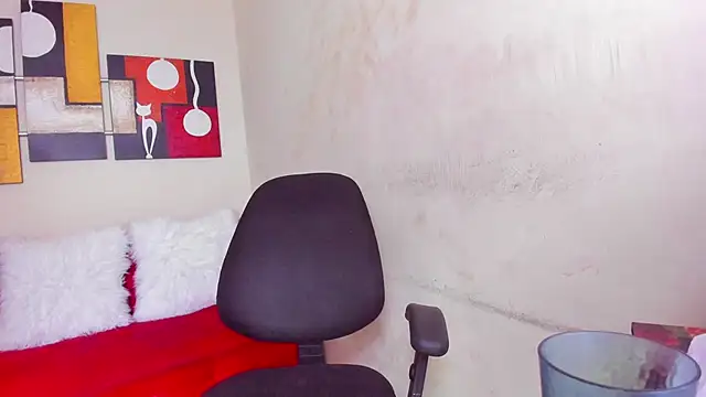 Snapshot of luna_hoott chatting on February 2025 05:33:01 PM luna hoott online show from February 2025 05:33:01 PM