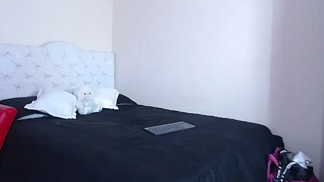 Snapshot of luna_hoott chatting on February 2025 02:59:01 PM luna hoott online show from February 2025 02:59:01 PM