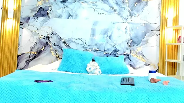 Snapshot of luna_hoott chatting on November 2025 01:32:02 PM luna hoott online show from November 2025 01:32:02 PM