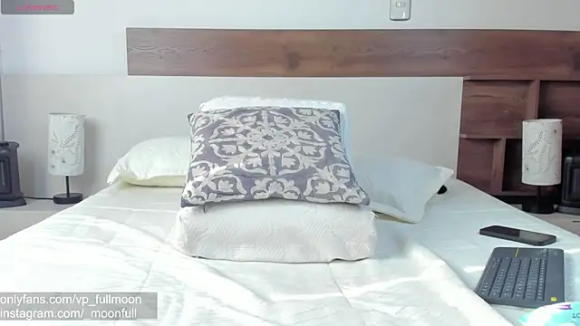 Snapshot of _fullmoon chatting on March 2026 09:31:02 PM fullmoon online show from March 2026 09:31:02 PM